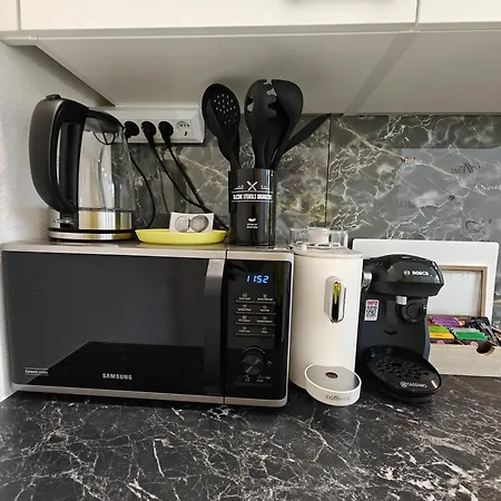 Modern Neuburg Uu - Neu - 2 Zimmer, Komfort, Ausgestattet, Smart Tv, Wi-fi *